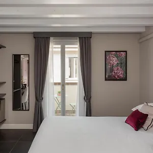 Santarella Guest house Milan